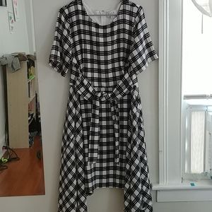 Elle plaid dress